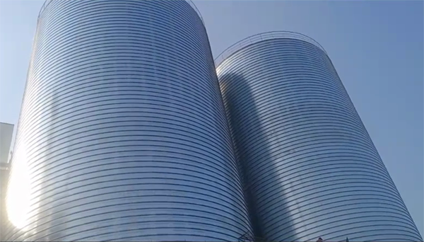 香格里拉2座混凝土高架卷板仓